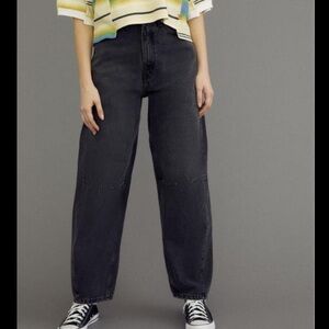 BDG Rih Extreme Baggy Jean color washed black